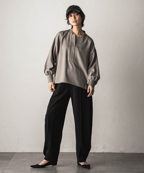 MAYSON GREY(メイソングレイ)の「【一瞬で楽とキレイを叶える】ナチュラルストレッチスキッパーブラウス≪セットアップ対応≫(シャツ/ブラウス・レディース・ベージュ/ブラック・M)」の12枚目の写真
