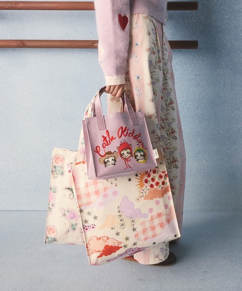Cath Kidston(キャスキッドソン)の「スモール ブックバッグ Cat Placement(トートバッグ・レディース・パープル・FREE)」の2枚目の写真