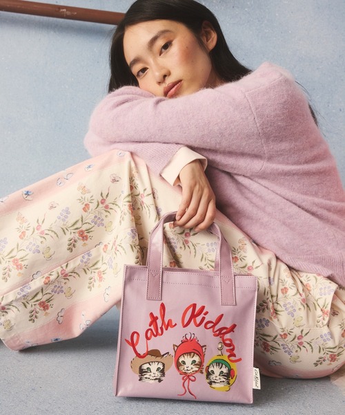 Cath Kidston(キャスキッドソン)の「スモール ブックバッグ Cat Placement(トートバッグ・レディース・パープル・FREE)」の3枚目の写真