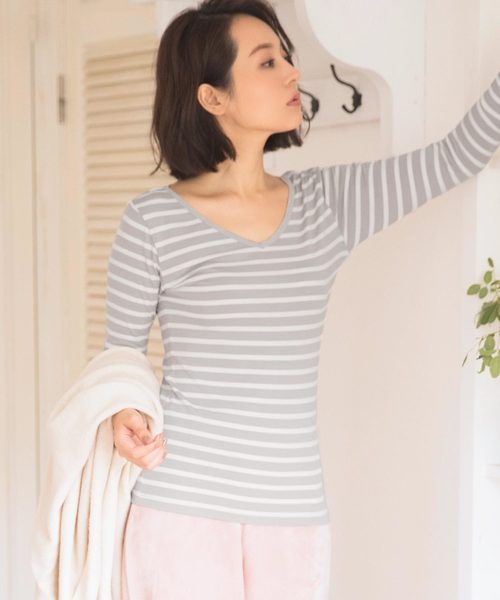 KOBE LETTUCE（コウベレタス）の「[ &HEAT ]選べるタイプ あったかベーシックインナートップス（インナーウェア/肌着・レディース・モカ/ネイビー/ブルー系その他/オフホワイト/ブラック系その他/マスタード/ブラック/グレー系その他/ピンクベージュ/ホワイト系その他/ボルドー/レンガ/グレー/チャコールグレー/ベージュ系その他/ベージュ系その他2/グレー系その他5/ホワイト系その他2/グレー系その他4/ブラック系その他3/グレー系その他2/イエロー系その他/ブラック系その他2/ブルー系その他2/レッド系その他/ホワイト系その他3/グリーン系その他2/ピンク系その他/グリーン系その他/グレー×ホワイト/ホワイト系その他4/ホワイト系その他5/ブラック系その他4/ブラック系その他5/グレー系その他6/グレー系その他7/ベージュ系その他3/グリーン系その他3/ブルー系その他3/イエロー系その他2/ピンク系その他2/レッド系その他2/グレイッシュベージュ/ベージュ系その他4/ベージュ系その他5・LARGE/MEDIUM/X-LARGE）」の17枚目の写真