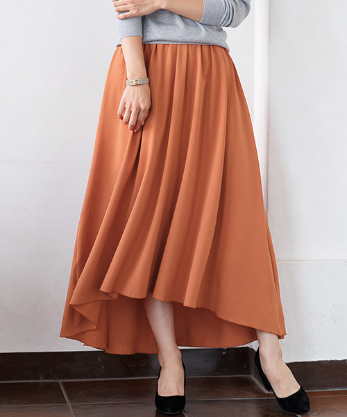 Pierrot（ピエロ）の「ジョーゼット素材 ヘムフレアロングスカート/エアリースカート（スカート・レディース・オレンジ/ブラック/カーキ/ブルー/ライトピンク/ベージュ・M/L）」の6枚目の写真