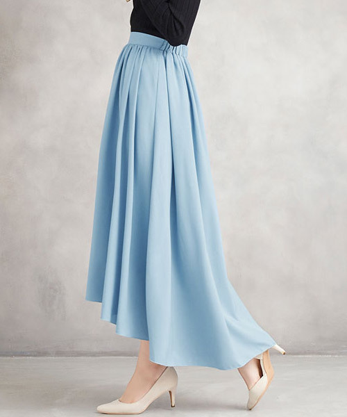 Pierrot（ピエロ）の「ジョーゼット素材 ヘムフレアロングスカート/エアリースカート（スカート・レディース・オレンジ/ブラック/カーキ/ブルー/ライトピンク/ベージュ・M/L）」の4枚目の写真