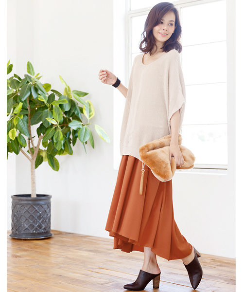 Pierrot（ピエロ）の「ジョーゼット素材 ヘムフレアロングスカート/エアリースカート（スカート・レディース・オレンジ/ブラック/カーキ/ブルー/ライトピンク/ベージュ・M/L）」の8枚目の写真