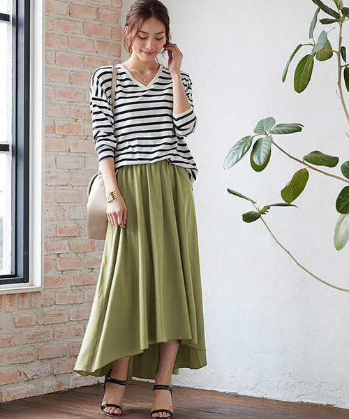 Pierrot（ピエロ）の「ジョーゼット素材 ヘムフレアロングスカート/エアリースカート（スカート・レディース・オレンジ/ブラック/カーキ/ブルー/ライトピンク/ベージュ・M/L）」の14枚目の写真