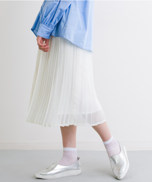 MERLOT（メルロー）の「シフォンプリーツミモレスカート575-7527TK（スカート・レディース・ブルー/ピンク/ベージュ/アイボリー/ブラック/カーキ・FREE）」の2枚目の写真