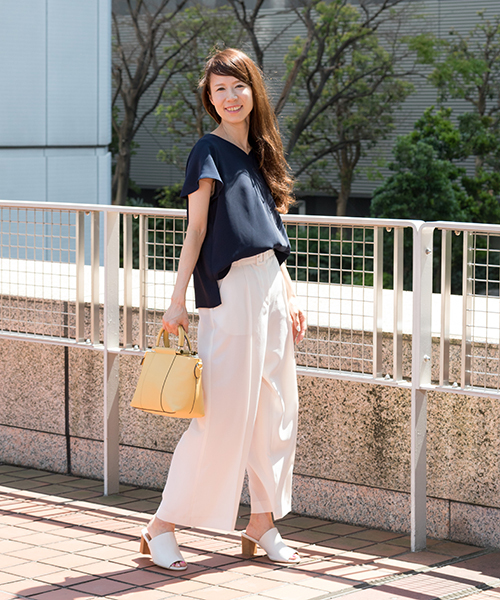 NATURAL BEAUTY BASIC（ナチュラルビューティーベーシック）の「切替ボックスショルダーバッグ（トートバッグ・レディース・イエロー/ネイビー/ブルー/ブルー系その他/ダークネイビー/イエロー系その他・ﾌﾘ-）」の7枚目の写真