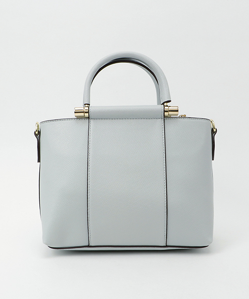 NATURAL BEAUTY BASIC（ナチュラルビューティーベーシック）の「切替ボックスショルダーバッグ（トートバッグ・レディース・イエロー/ネイビー/ブルー/ブルー系その他/ダークネイビー/イエロー系その他・ﾌﾘ-）」の2枚目の写真