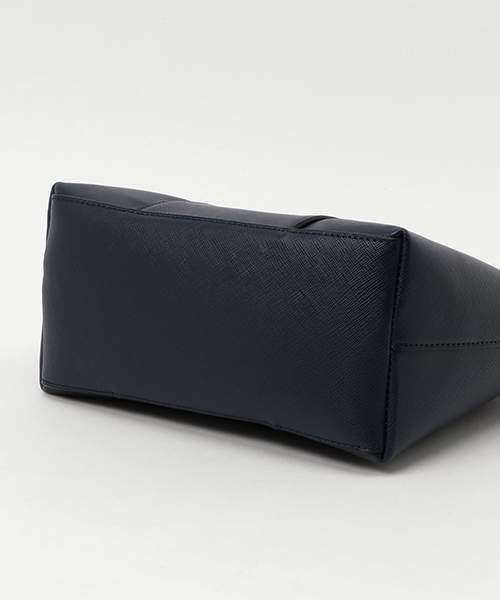 NATURAL BEAUTY BASIC（ナチュラルビューティーベーシック）の「切替ボックスショルダーバッグ（トートバッグ・レディース・イエロー/ネイビー/ブルー/ブルー系その他/ダークネイビー/イエロー系その他・ﾌﾘ-）」の11枚目の写真