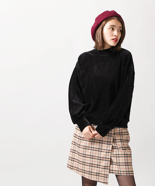 WEGO（ウィゴー）の「WEGO/カットコールハイネックボリュームプルオーバー（スウェット・レディース・ダークグリーン/オフホワイト/ブラック/キャメル/ライトピンク・FREE）」の17枚目の写真