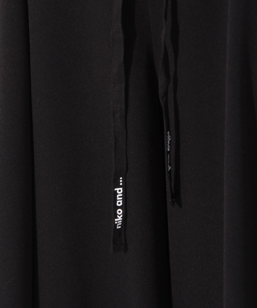 niko and...（ニコアンド）の「TRPUキモウフレアミドルパンツ（その他パンツ・レディース・チャコール/ブラック/キャメル/グリーン・4/3）」の11枚目の写真