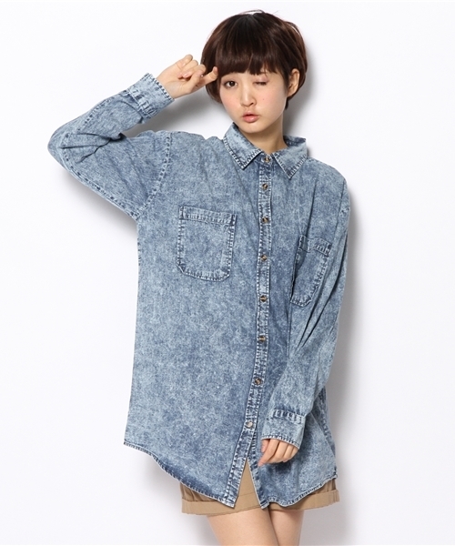 WEGO（ウィゴー）の「デニムBIGシャツ（シャツ/ブラウス・レディース・インディゴブルー/ダークインディゴブルー/ライトインディゴブルー・FREE）」の11枚目の写真