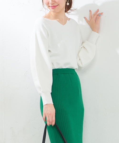 natural couture（ナチュラルクチュール）の「きれいめキーネックニット（ニット/セーター・レディース・ブラック/ベージュ/オフホワイト/イエロー/ラベンダー・FREE）」の3枚目の写真