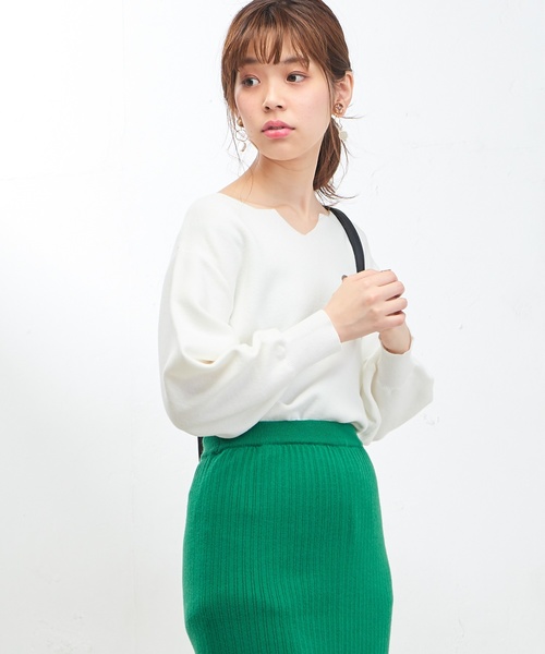 natural couture（ナチュラルクチュール）の「きれいめキーネックニット（ニット/セーター・レディース・ブラック/ベージュ/オフホワイト/イエロー/ラベンダー・FREE）」の15枚目の写真