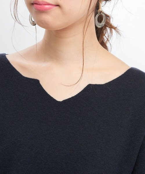 natural couture（ナチュラルクチュール）の「きれいめキーネックニット（ニット/セーター・レディース・ブラック/ベージュ/オフホワイト/イエロー/ラベンダー・FREE）」の14枚目の写真