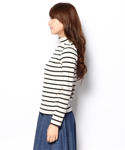 Chico（チコ）の「リブボーダーハイネックT（Tシャツ/カットソー・レディース・ホワイト/グリーン・FREE）」の4枚目の写真