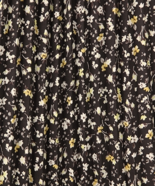 GLOBAL WORK（グローバルワーク）の「フラワーサテンプリーツスカート/831344（スカート・レディース・ブラック/ネイビー・MEDIUM/LARGE）」の10枚目の写真