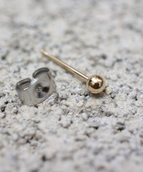 B.I.D.(ビーアイディー)の「《Pledge(プレッジ)》K10 ワンポイントピアス(ピアス(片耳用)・レディース・ゴールド・FREE)」の2枚目の写真