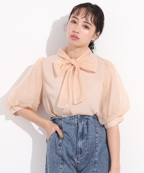 one after another NICE CLAUP（ワンアフターアナザーナイスクラップ）の「【WEB限定】オーガンボウタイブラウス（シャツ/ブラウス・レディース・ブラック/アイボリー/ピンクベージュ・FREE）」の2枚目の写真