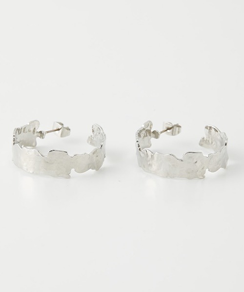 AZUL by moussy（アズールバイマウジー）の「CRUSH METAL HOOP EARRINGS/クラッシュメタルフープピアス（ピアス（両耳用）・レディース・シルバー/ゴールド系その他・FREE）」の10枚目の写真