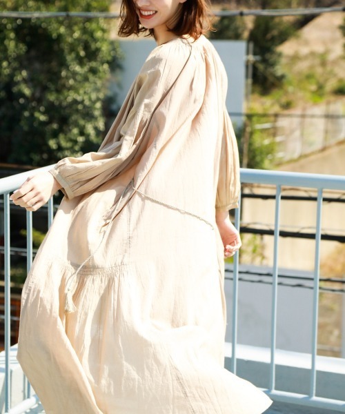 BAYFLOW（ベイフロー）の「ボイルハオリワンピース（ワンピース・レディース・ベージュ/ブラウン/レッド・FREE）」の9枚目の写真