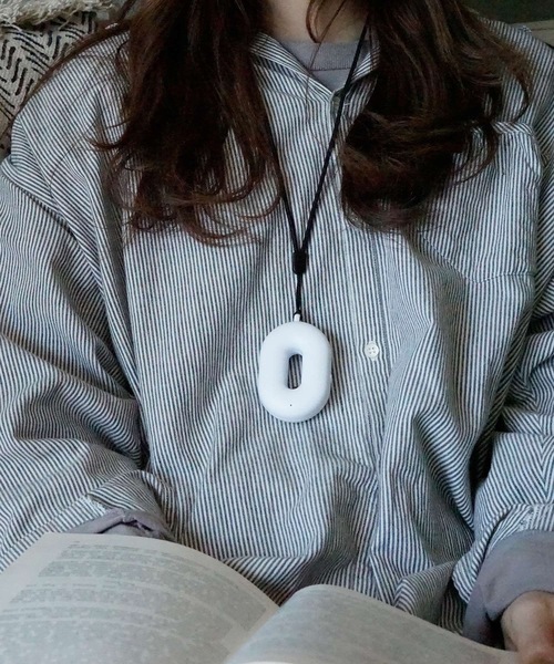 a.depeche(アデペシュ)の「【CoCo:LO】首下げ空気清浄除菌器ドーナツクリーン WH ホワイト(生活家電・レディース・ホワイト・FREE)」の1枚目の写真