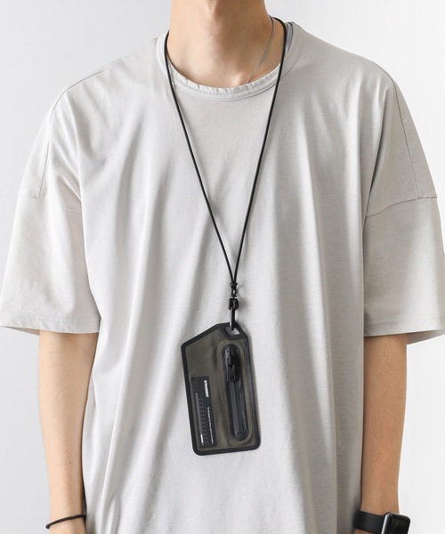 ATTACHMENT(アタッチメント)の「ソロテックスメモリータスラン ネックコインケース(コインケース・メンズ・ライトグレー/カーキ/ブラック・FREE)」の1枚目の写真