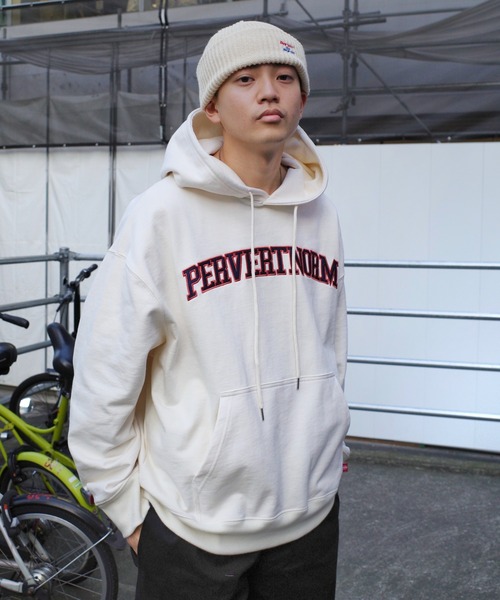 WHO'S WHO gallery（フーズフーギャラリー）の「【KOOKY'N/クーキー】カレッジ刺繍フーディー（パーカー・メンズ・ホワイト/ブラック/グリーン/ネイビー・FREE）」の14枚目の写真