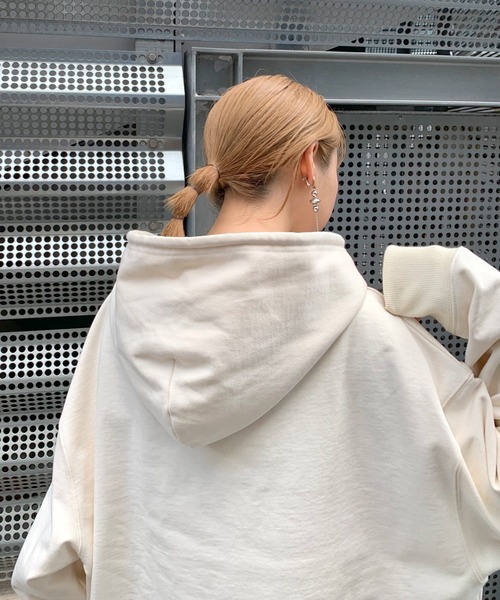 WHO'S WHO gallery（フーズフーギャラリー）の「【KOOKY'N/クーキー】カレッジ刺繍フーディー（パーカー・メンズ・ホワイト/ブラック/グリーン/ネイビー・FREE）」の10枚目の写真