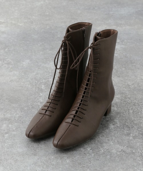 A part by(アパートバイ)の「Fレザーレースアップブーツ 918776(ブーツ・レディース・ブラック/ブラウン・MEDIUM/LARGE)」の3枚目の写真