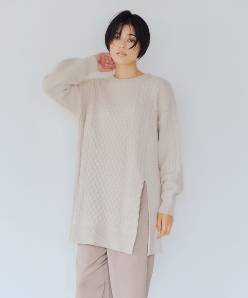 YECCA VECCA（イェッカヴェッカ）の「ケーブル編みスリット