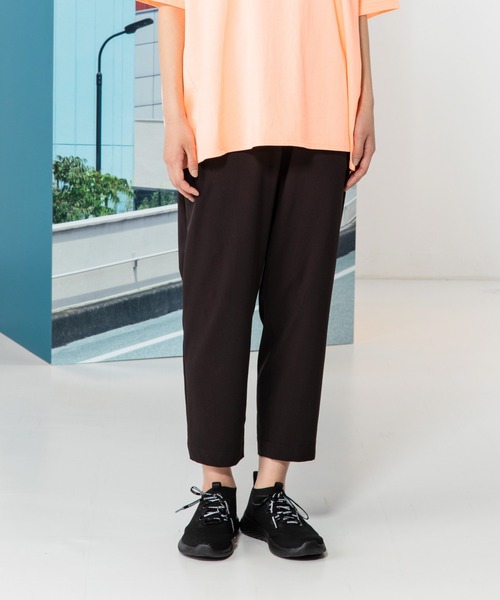 NUMERALS（ヌメラルズ）の「[NUMERALS]タックパンツ（スラックス・レディース・ブラック/ベージュ/ブルー・MEDIUM/LARGE）」の2枚目の写真