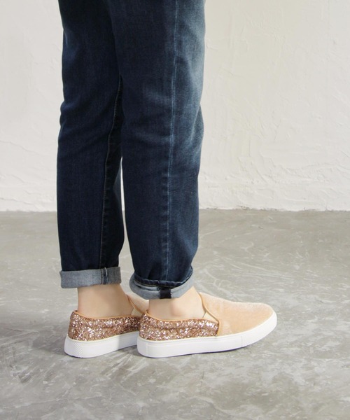 grandfleur（グランドフルール）の「ハラコ調素材のスリッポンスニーカー（スニーカー・レディース・ホワイト/ベージュ・M/LL/L/S）」の4枚目の写真