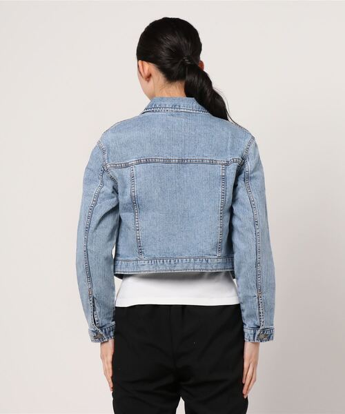 BANANA REPUBLIC FACTORY STORE（バナナリパブリック ファクトリーストア）の「【BANANA REPUBLIC FACTORY STORE】クロップデニムジャケット（デニムジャケット・レディース・ライトインディゴブルー・M/XS/S/L）」の3枚目の写真