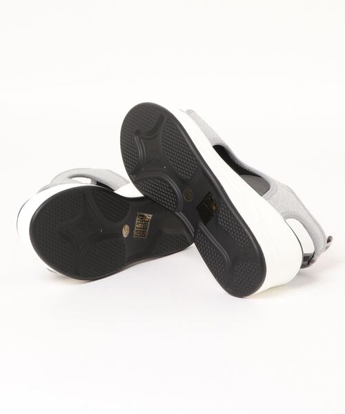 STACCATO（スタッカート）の「グレェィンカバーアップサンダル