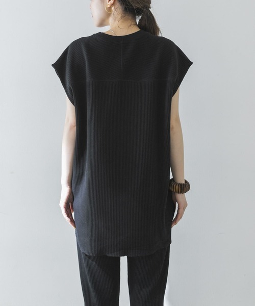 URBAN RESEARCH（アーバンリサーチ）の「針抜きリブノースリーブカットソー（Tシャツ/カットソー・レディース・ブラック/アイボリー・FREE）」の16枚目の写真