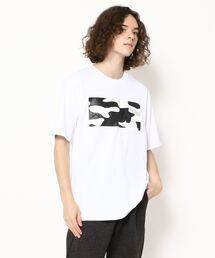 qwerty | QWERTY (クワーティ)Emboss Black Camo Tシャツ(Tシャツ/カットソー)