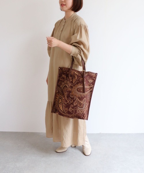 MIAN （ミアン）の「ペイズリー柄フラットトートバッグ（トート