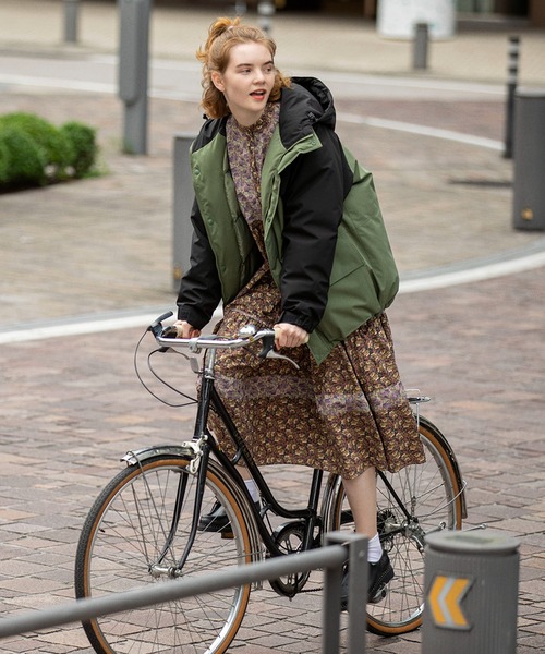 MILKFED.（ミルクフェド）の「FLORAL PRINT TIERED DRESS（ワンピース・レディース・ピンク/ライトパープル・ONE SIZE）」の3枚目の写真