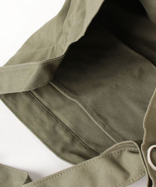 TRUSS(トラス)の「【TRUSS】クラフトリングキャンバスショルダーバッグ ニュースペーパーバッグ スリングバッグ CRS-031(ショルダーバッグ・レディース・オリーブ/アイボリー/ブラック/ホワイト・FREE)」の6枚目の写真