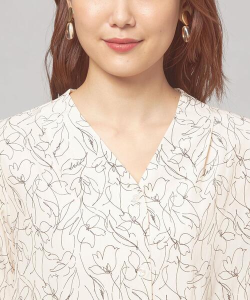 closet story（クローゼットストーリー）の「＜closet story（クローゼットストーリー）＞ラインプリント Vネック ブラウス（シャツ/ブラウス・レディース・ホワイト/ダークグレー/ライトピンク・FREE）」の17枚目の写真