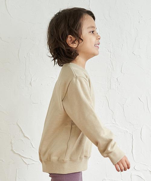 b・ROOM（ビールーム）の「オーガニックコットンアップリケつきベーシックトレーナー 【PTPR】（スウェット・キッズ・キャメル/トップグレー/ピンク/ブルー/ベージュ/ライトカーキ・110cm/100cm/120cm/140cm/130cm）」の20枚目の写真