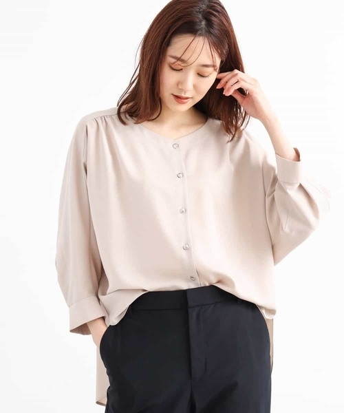 MK MICHEL KLEIN（エムケーミッシェルクラン）の「フロント釦ブラウス/洗える（シャツ/ブラウス・レディース・レッド/ブラウン/ベージュ・38）」の3枚目の写真