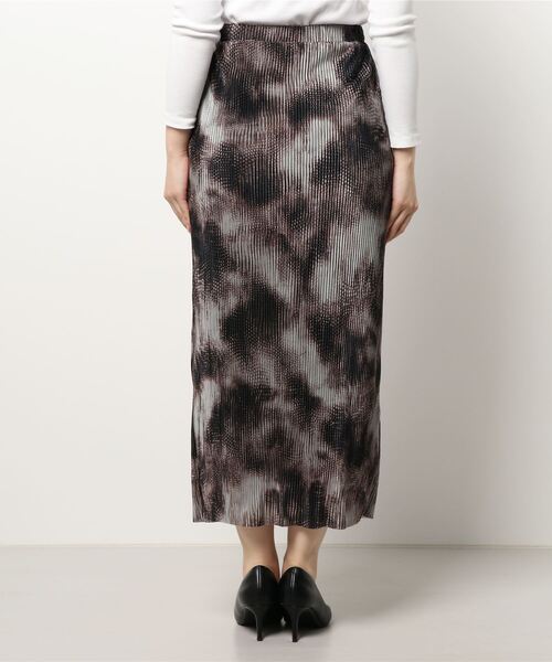 NICOLE white（ニコルホワイト）の「ボカシ柄プリーツタイトスカート（スカート・レディース・ブラック系/ベージュ系/グレー系・FREE）」の5枚目の写真