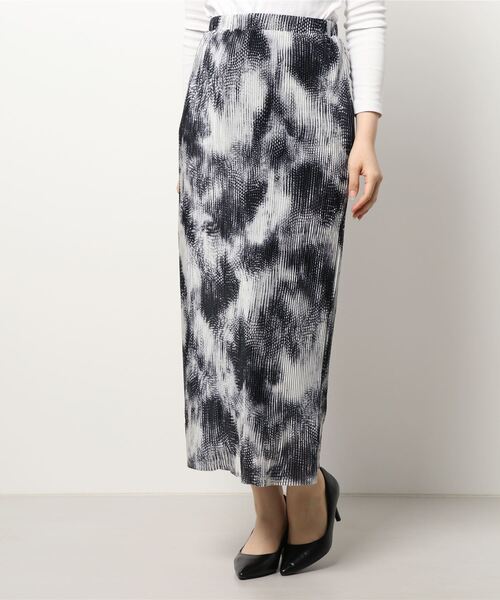 NICOLE white（ニコルホワイト）の「ボカシ柄プリーツタイトスカート（スカート・レディース・ブラック系/ベージュ系/グレー系・FREE）」の13枚目の写真