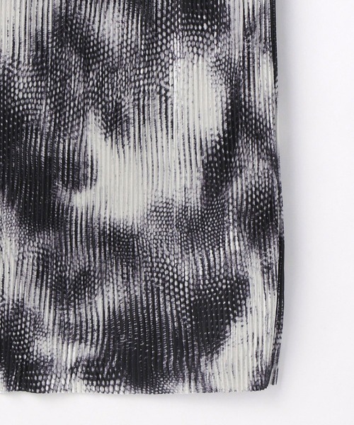 NICOLE white（ニコルホワイト）の「ボカシ柄プリーツタイトスカート（スカート・レディース・ブラック系/ベージュ系/グレー系・FREE）」の8枚目の写真