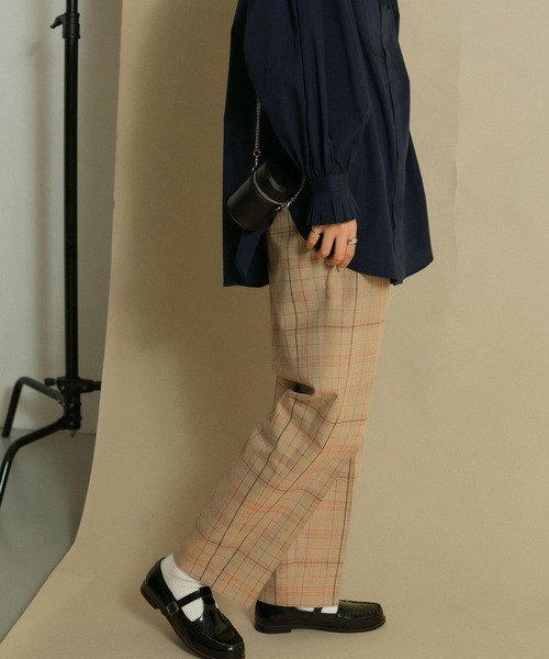 KBF（ケイビーエフ）の「ウール混ルーズパンツ（その他パンツ・レディース・ベージュ系その他/ネイビー・ONE）」の13枚目の写真