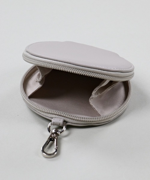 SPINNS（スピンズ）の「【2WAY仕様】ミニポーチ付き フェイクレザーショルダーバッグ（ショルダーバッグ・レディース・ブラック/グレー/アニマル・ONESIZE）」の20枚目の写真