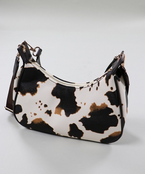 SPINNS（スピンズ）の「【2WAY仕様】ミニポーチ付き フェイクレザーショルダーバッグ（ショルダーバッグ・レディース・ブラック/グレー/アニマル・ONESIZE）」の10枚目の写真