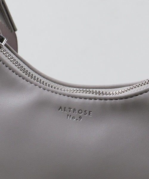 SPINNS（スピンズ）の「【2WAY仕様】ミニポーチ付き フェイクレザーショルダーバッグ（ショルダーバッグ・レディース・ブラック/グレー/アニマル・ONESIZE）」の9枚目の写真