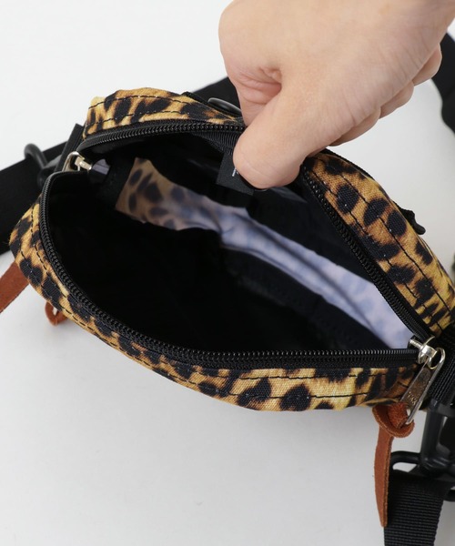 GREGORY（グレゴリー）の「GREGORY　QUICK POCKET　M（ショルダーバッグ・メンズ・アニマル・MEDIUM）」の2枚目の写真